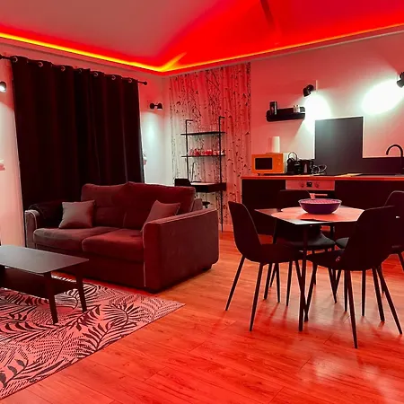 Paradisier, Clim, Grande Terrasse, Balneo, Parc Des Oiseaux Bed & Breakfast 3*